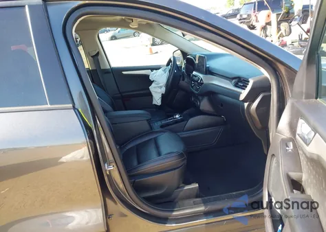 2020 Ford Escape Se Sport Hybrid z USA, uszkodzony, nr VIN 1FMCU0BZ3LUC49186